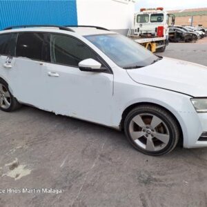 SKODA OCTAVIA COMBI 2.0 AMBITION AÑO 2019 - Imagen 2